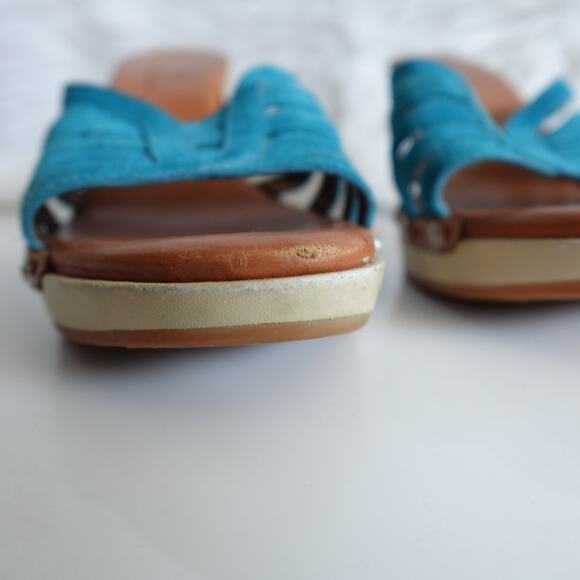 Clarks Y2K Clio Teal Blue Suede Slip-on Tan Leather Wooden High Heels - Picture 6 of 13